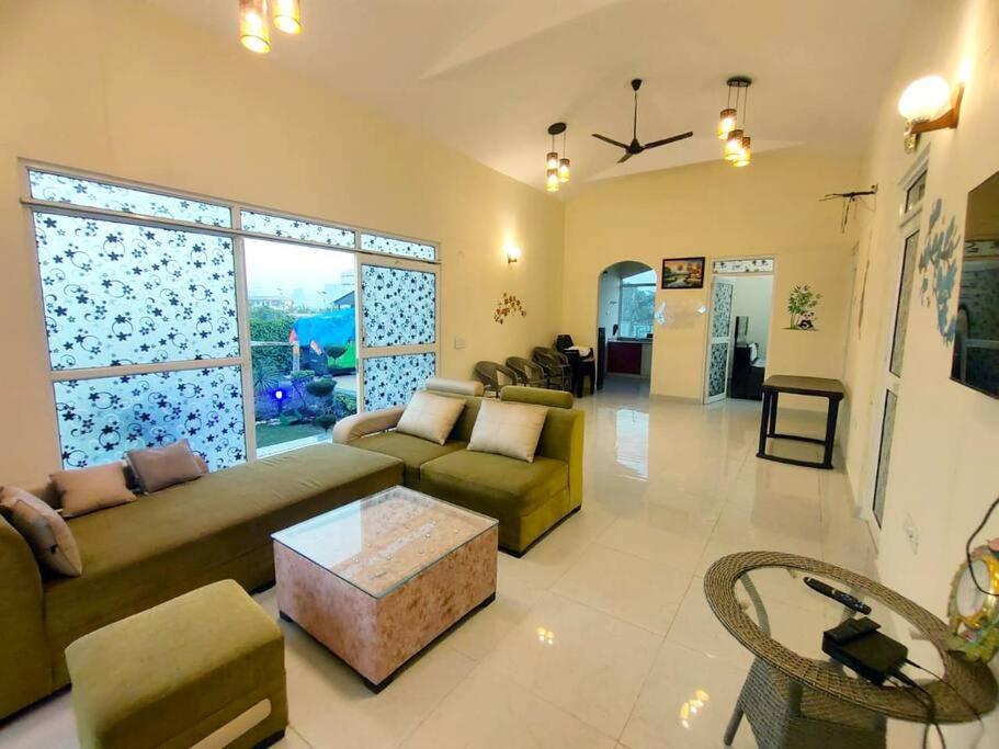 Shaw Estate-Farm House For A Small Parties-Jp Farm Greater Noida Buitenkant foto