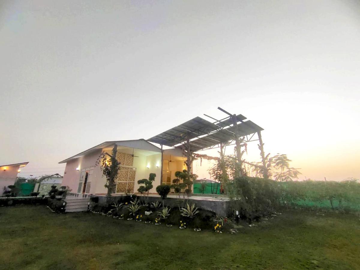 Shaw Estate-Farm House For A Small Parties-Jp Farm Greater Noida Buitenkant foto