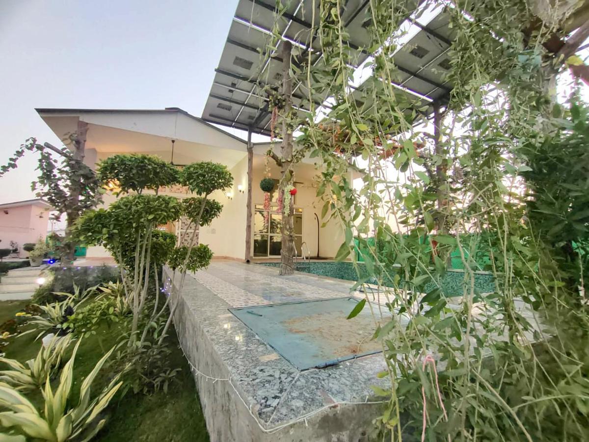 Shaw Estate-Farm House For A Small Parties-Jp Farm Greater Noida Buitenkant foto