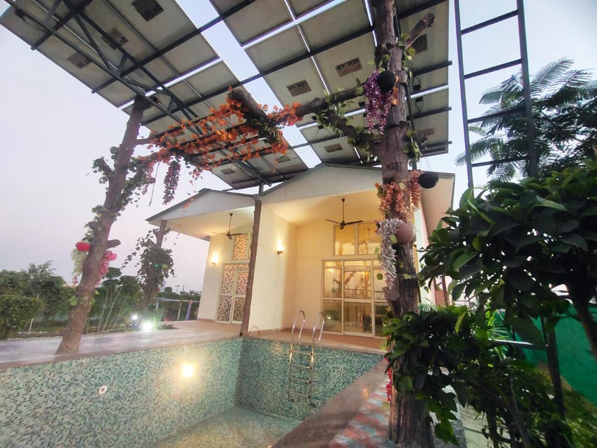 Shaw Estate-Farm House For A Small Parties-Jp Farm Greater Noida Buitenkant foto