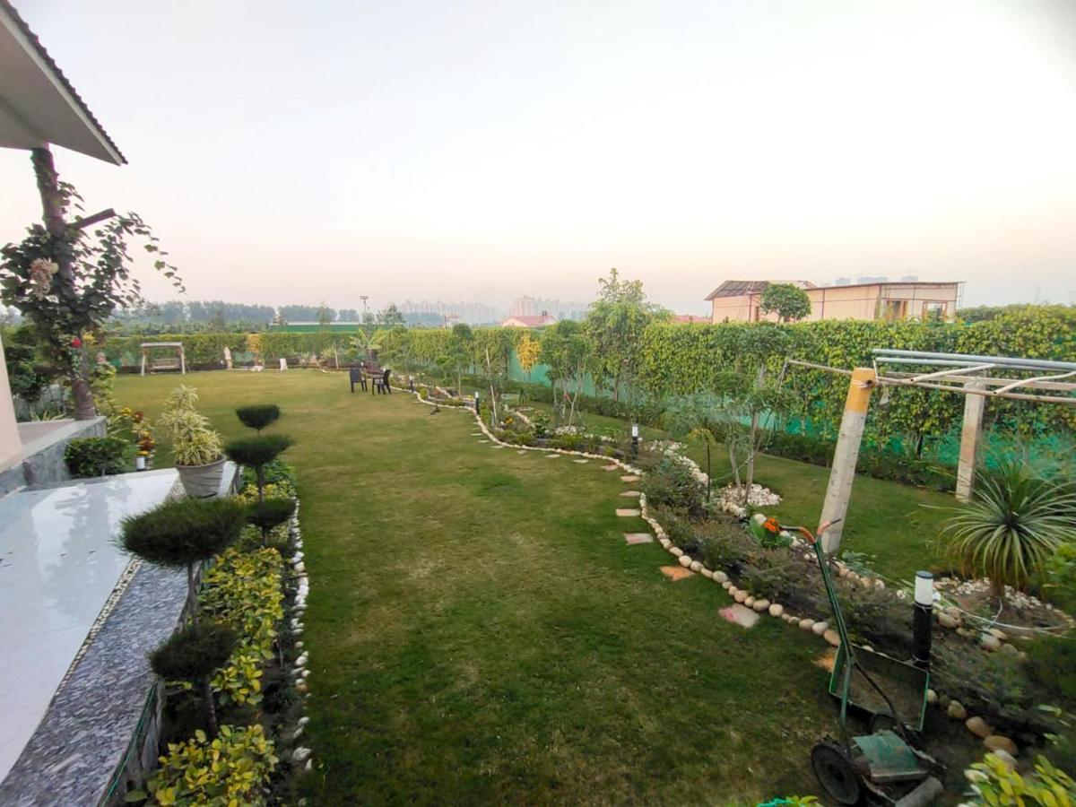 Shaw Estate-Farm House For A Small Parties-Jp Farm Greater Noida Buitenkant foto