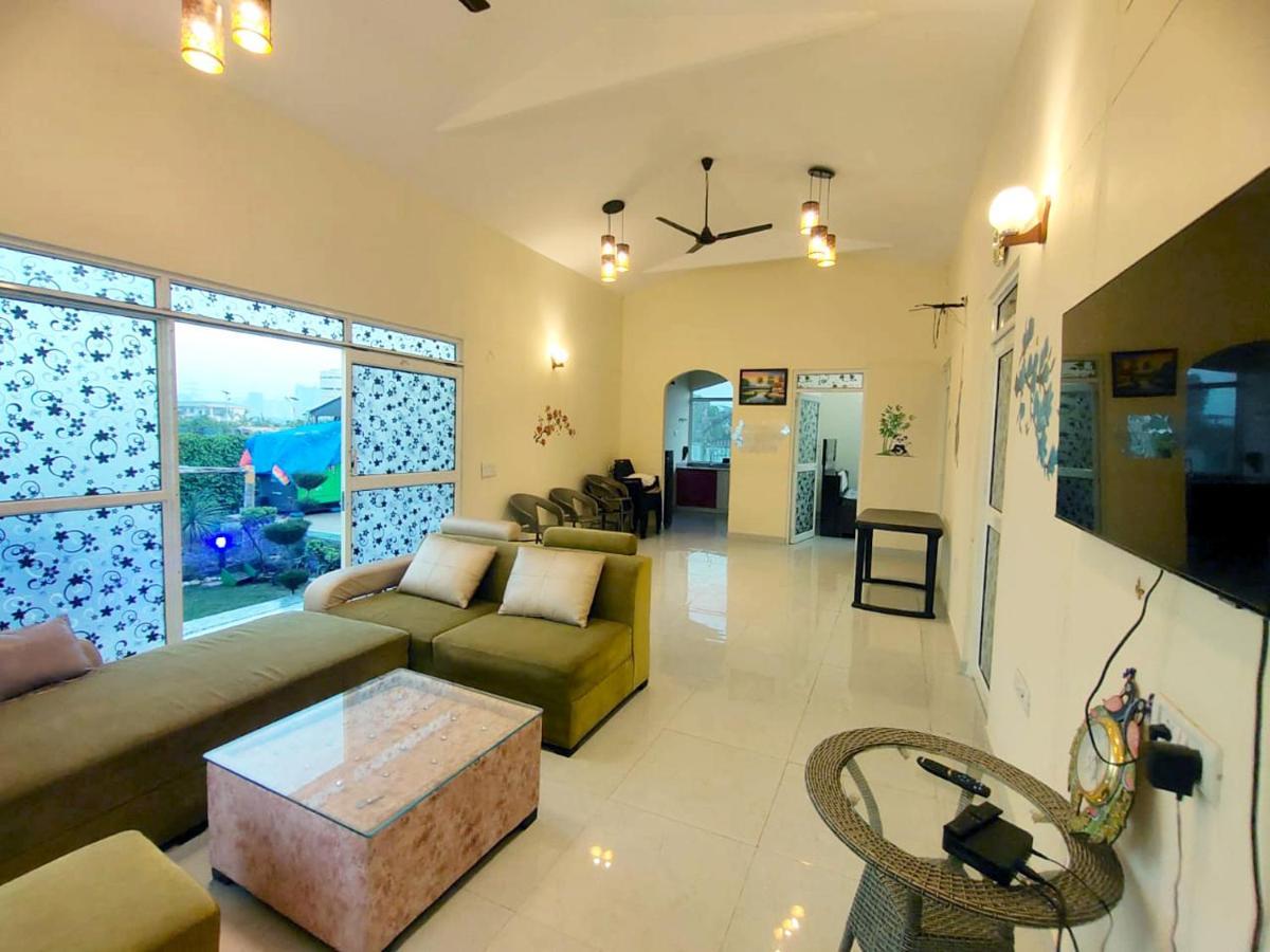 Shaw Estate-Farm House For A Small Parties-Jp Farm Greater Noida Buitenkant foto